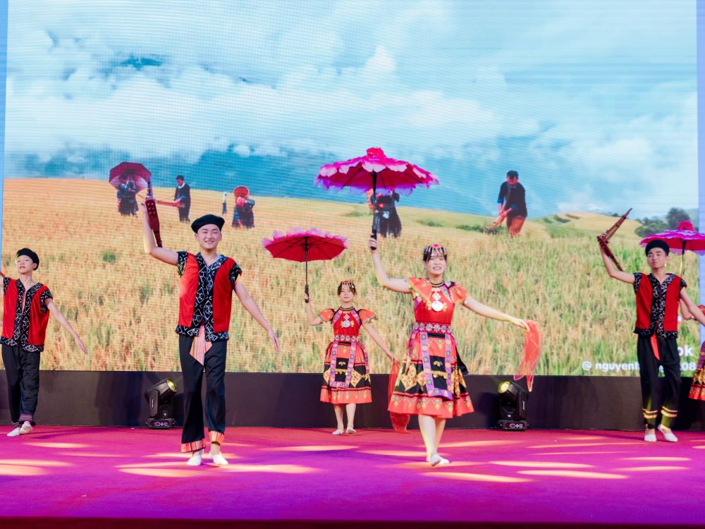 oinani kiem thinh kiem ngon